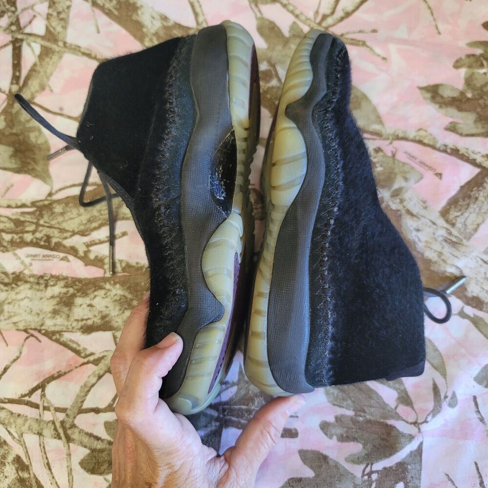 Air Jordan Future Black Night Maroon Furry Sneakers Womens Size 6 - Picture 4 of 9